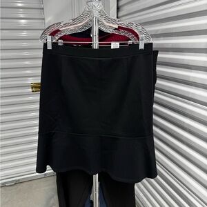 Loft | Panel Skirt in Black | size 24